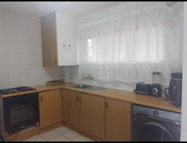 1 BEDROOM APARTMENT FOR SALE IN WHITERIDGE
